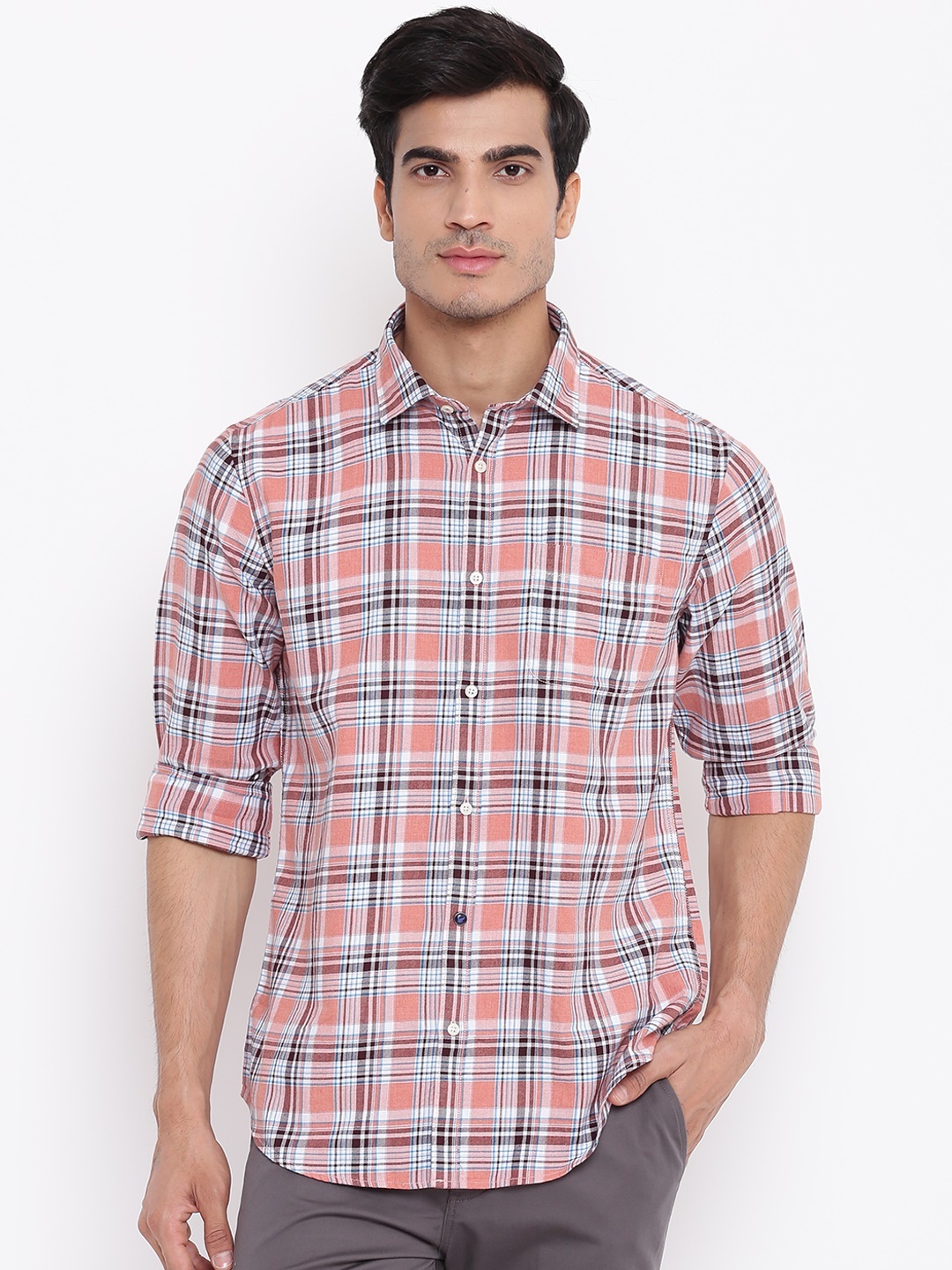 

Blackberrys Men Peach-Coloured & White Slim Fit Checked Casual Shirt
