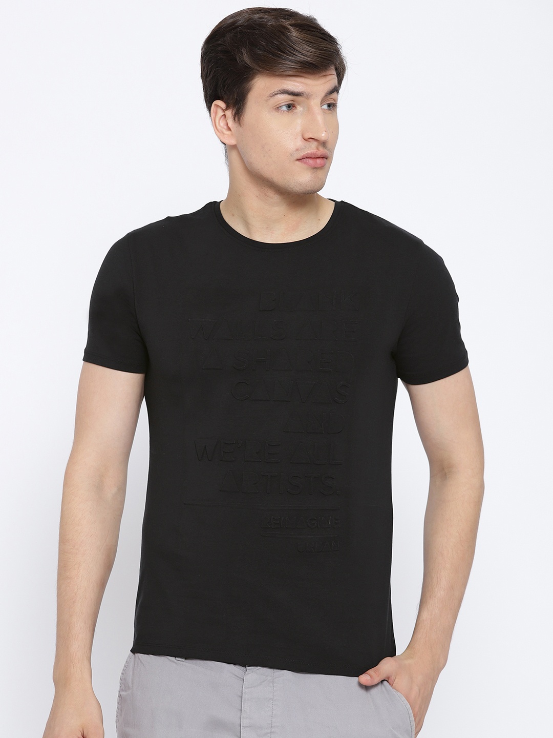 

Blackberrys Men Black Embossed Print Round Neck T-shirt