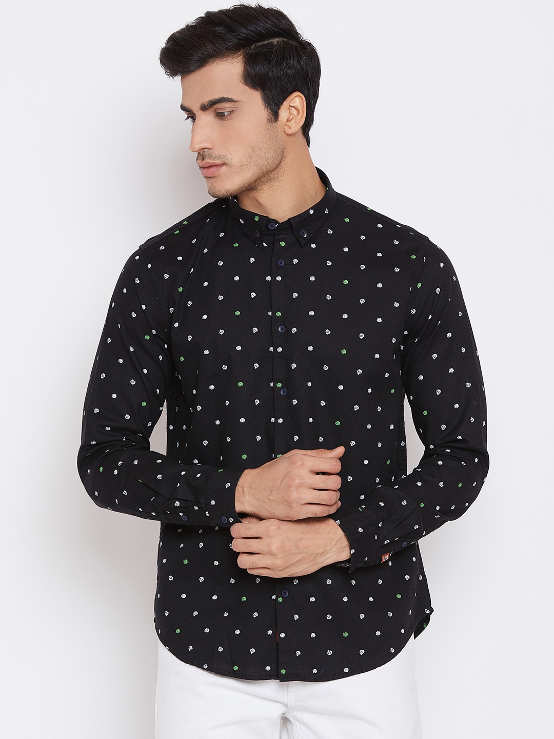 

Blackberrys Men Black & White Slim Fit Printed Casual Shirt