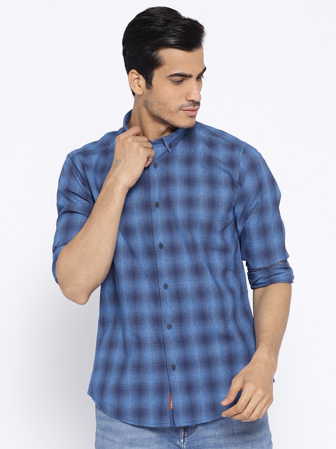 

Blackberrys Men Blue Slim Fit Checked Casual Shirt