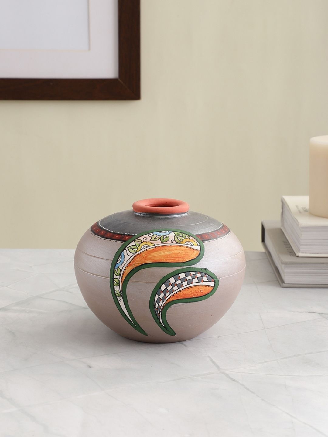 

VarEesha Grey & Silver-Toned Handcrafted Spring Flowers Terracotta Round Vase