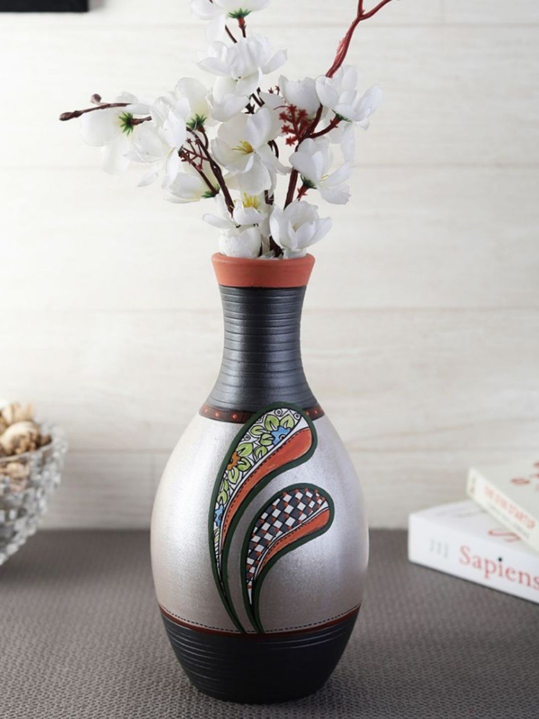 

VarEesha Grey & Silver-Toned Handcrafted Spring Flowers Terracotta Bottle Vase