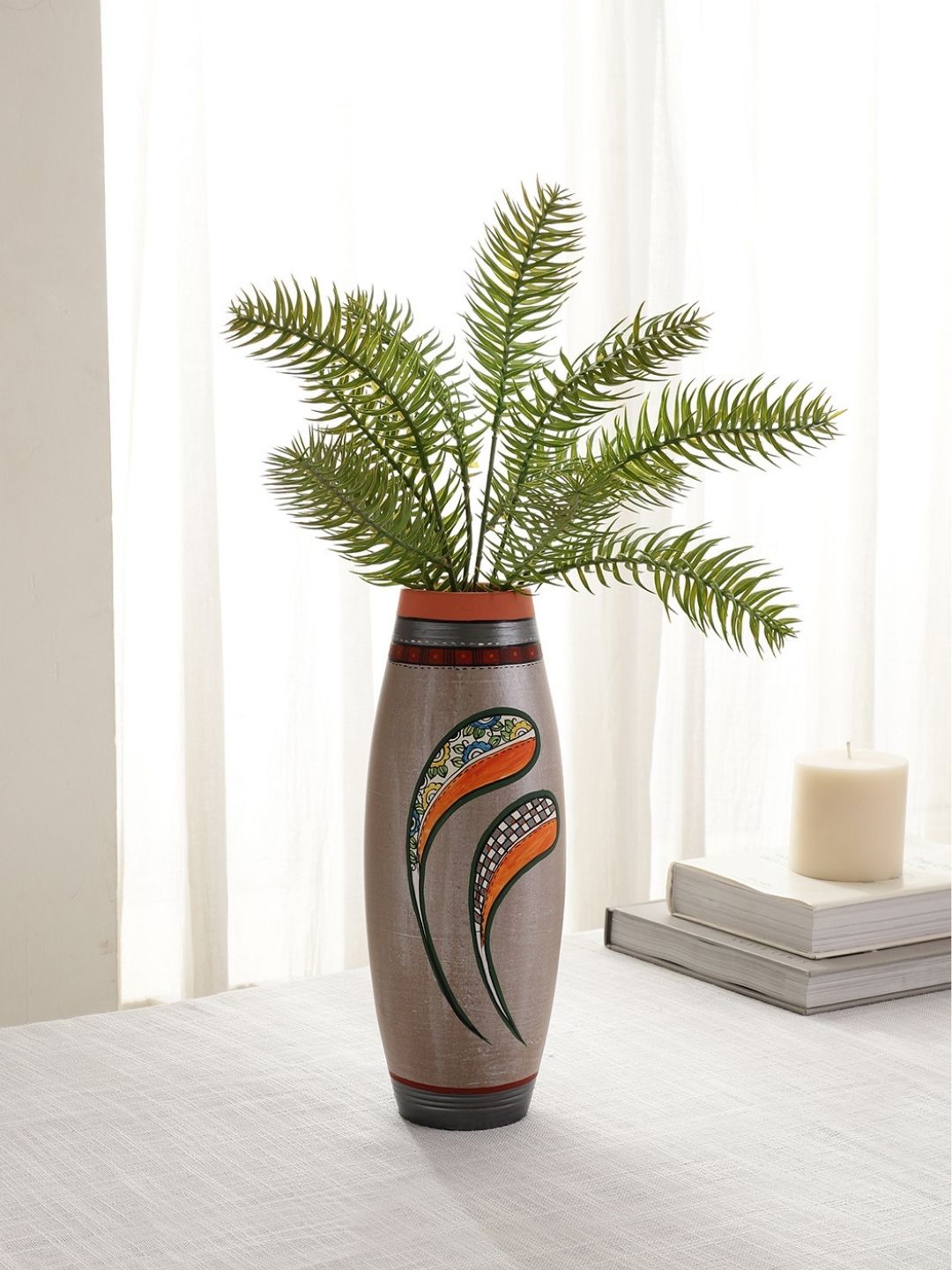 

VarEesha Grey & Silver-Toned Handcrafted Spring Flowers Terracotta Open Vase