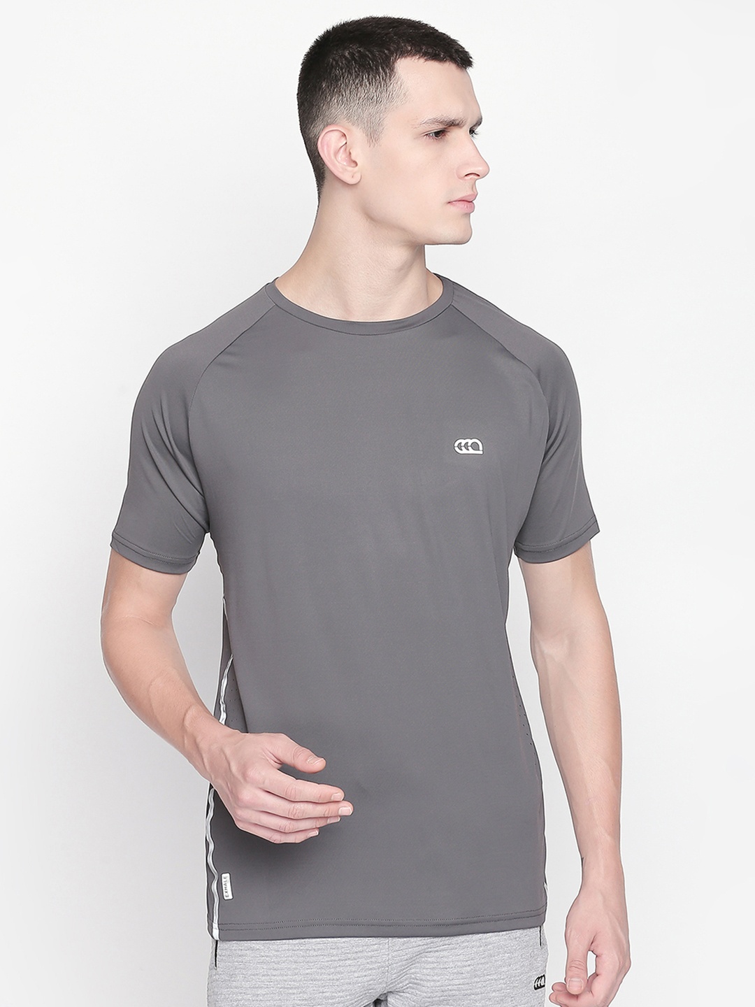 

Ajile by Pantaloons Men Grey Solid Round Neck T-shirt