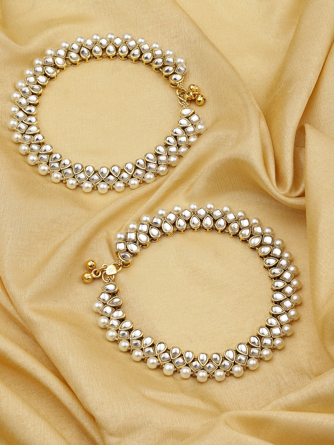 

Priyaasi Set of 2 Off-White 18K Gold-Plated Kundan-Studded & Beaded Handcrafted Anklets