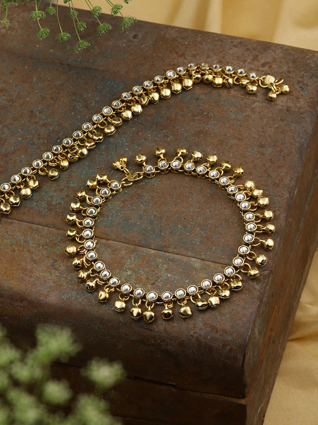 

Priyaasi Set of 2 18K Gold-Plated Kundan-Studded Handcrafted Anklets
