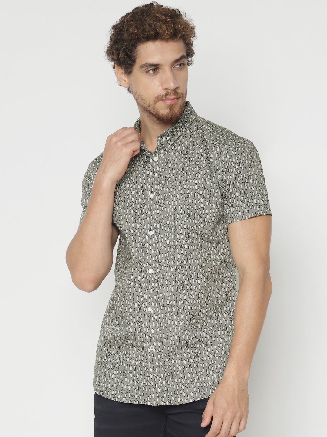 

Jack & Jones Men Grey Slim Fit Conversational Print Casual Shirt