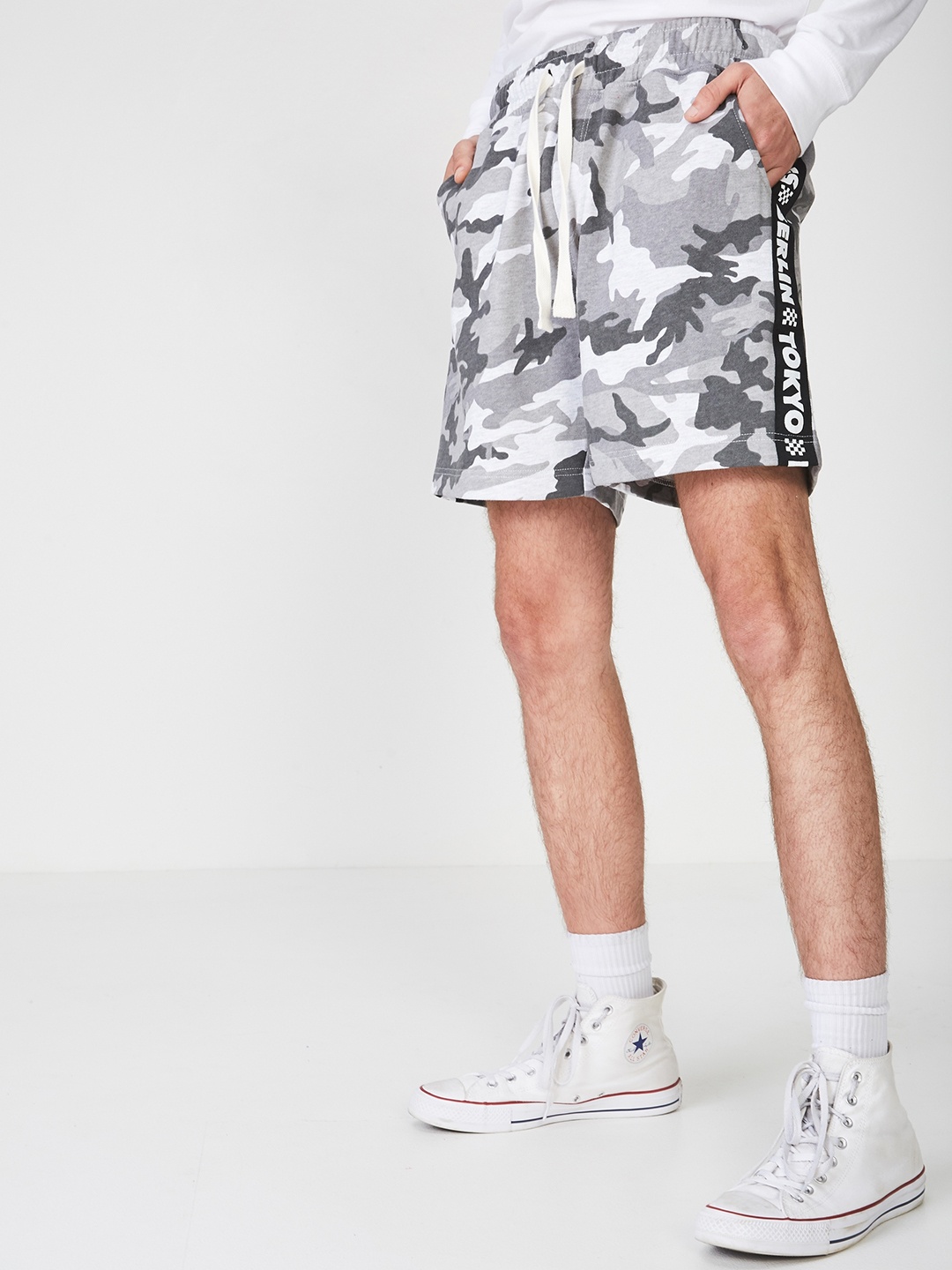 

COTTON ON Men Grey & White Printed Regular Fit Regular Shorts