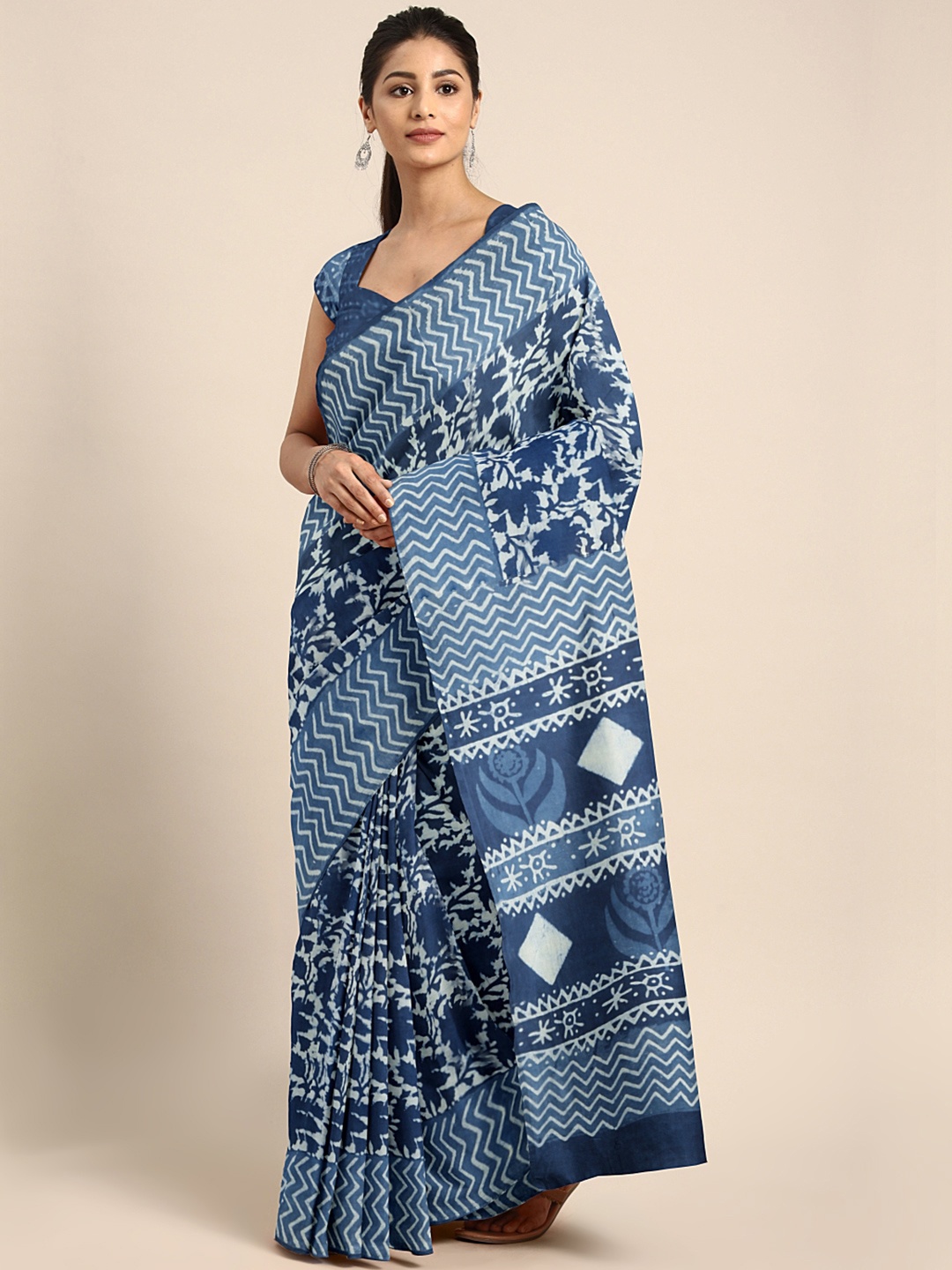 

Kalakari India Navy Blue & White Handblock Print Saree