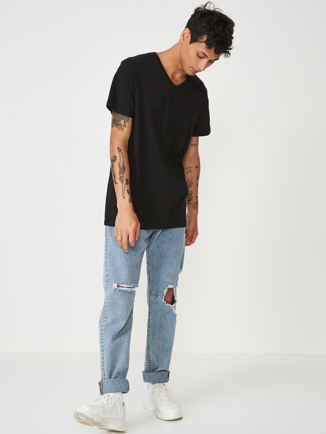 

COTTON ON Men Black Solid V-Neck T-shirt