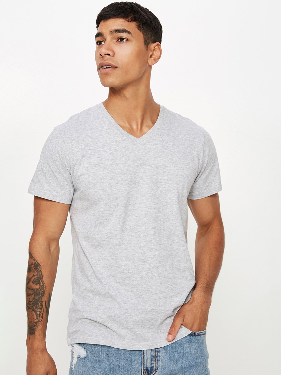 

COTTON ON Men Grey Melange solid V-Neck T-shirt