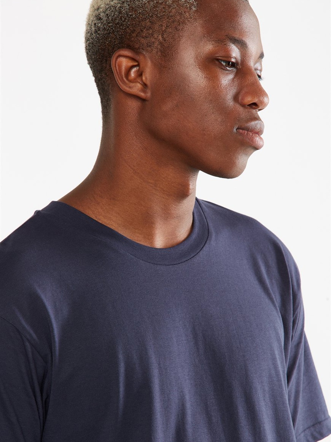 

COTTON ON Men Navy Solid Round Neck T-shirt, Navy blue