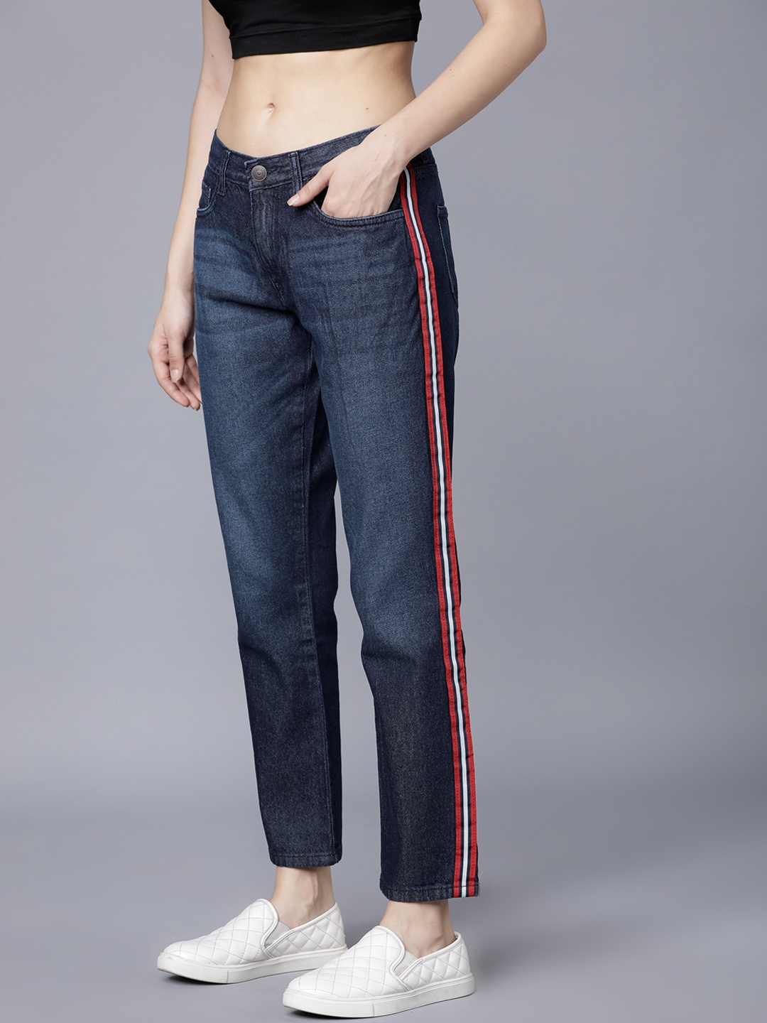 

Tokyo Talkies Women Blue Boyfriend Fit Mid-Rise Clean Look Stretchable Jeans
