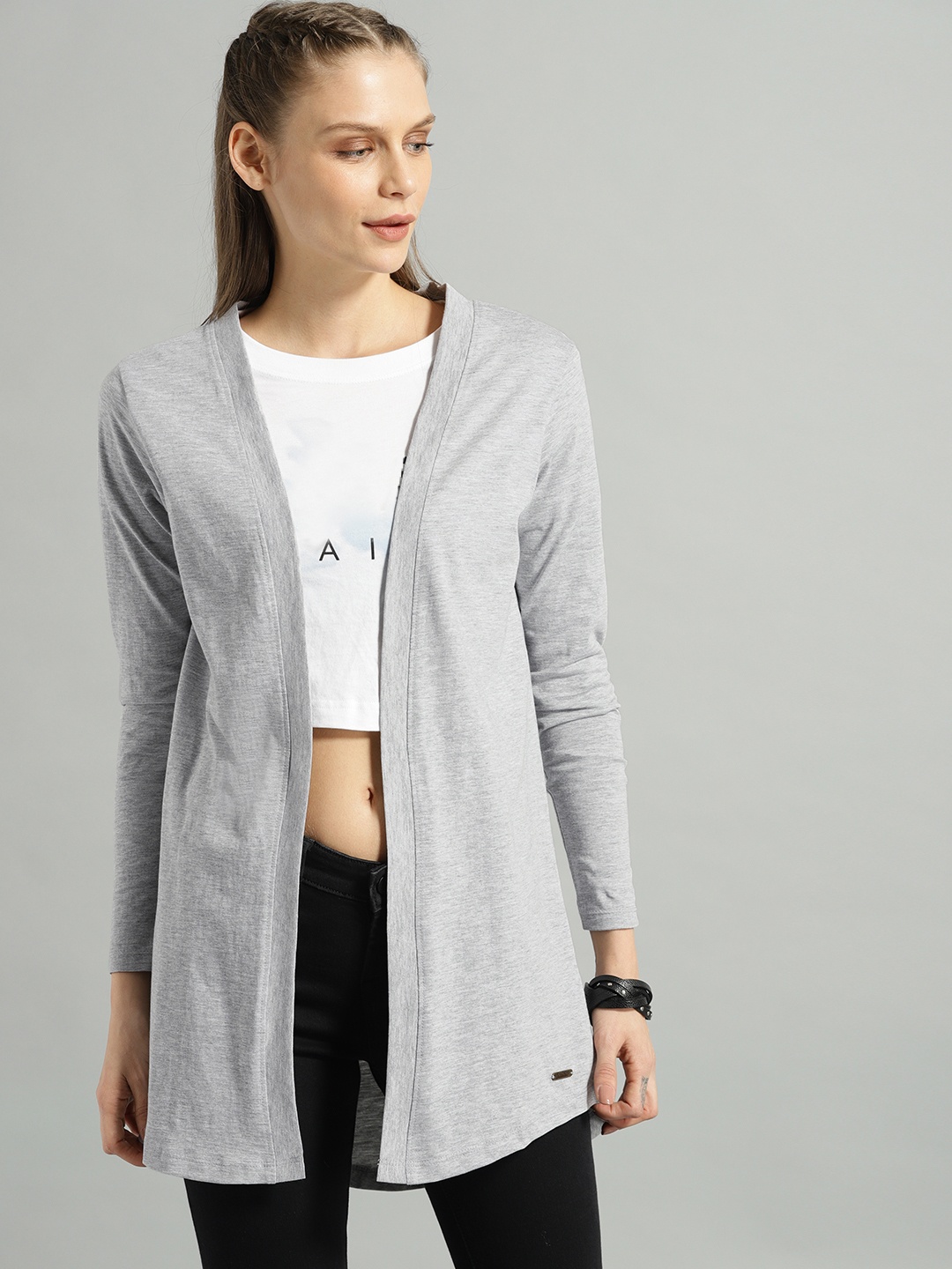 

The Roadster Lifestyle Co Women Grey Solid Open Front Shrug