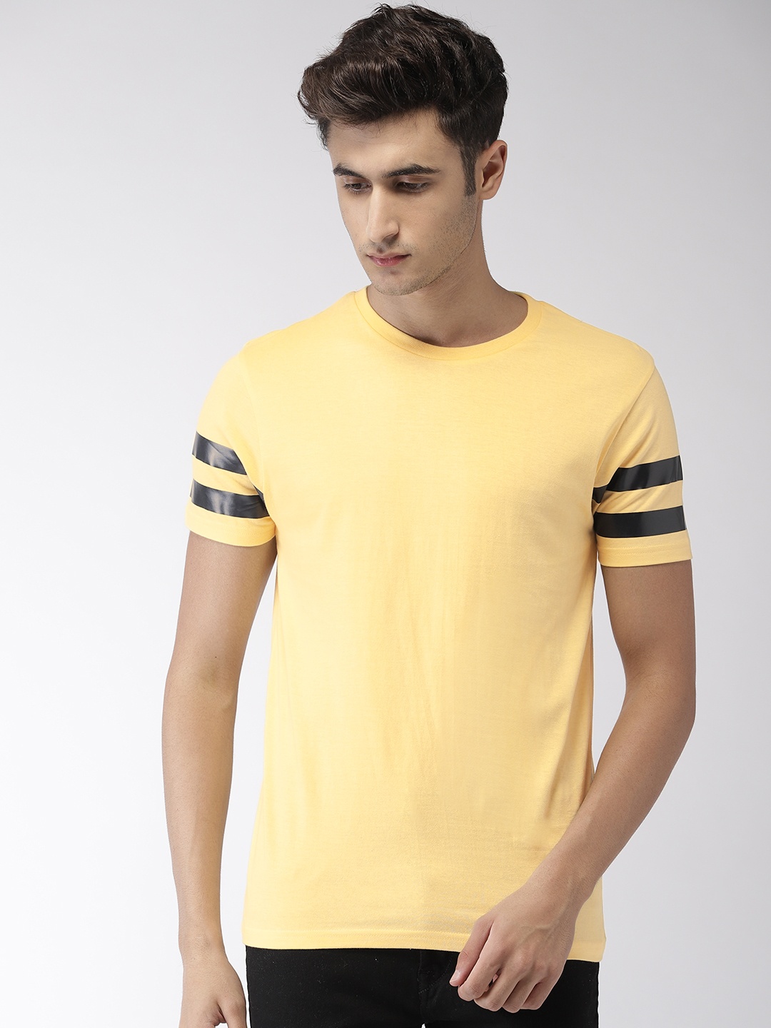 

The Indian Garage Co Men Yellow Solid Round Neck Pure Cotton T-shirt