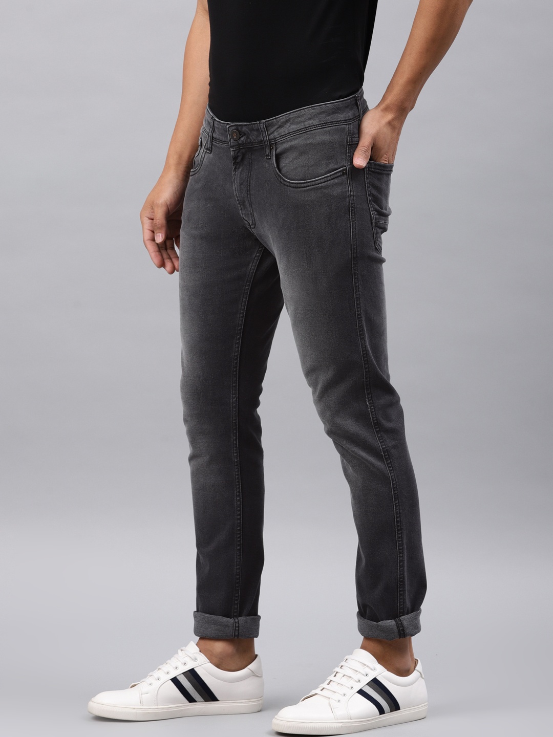 

Peter England Casuals Men Black Skinny Fit Mid-Rise Clean Look Stretchable Jeans