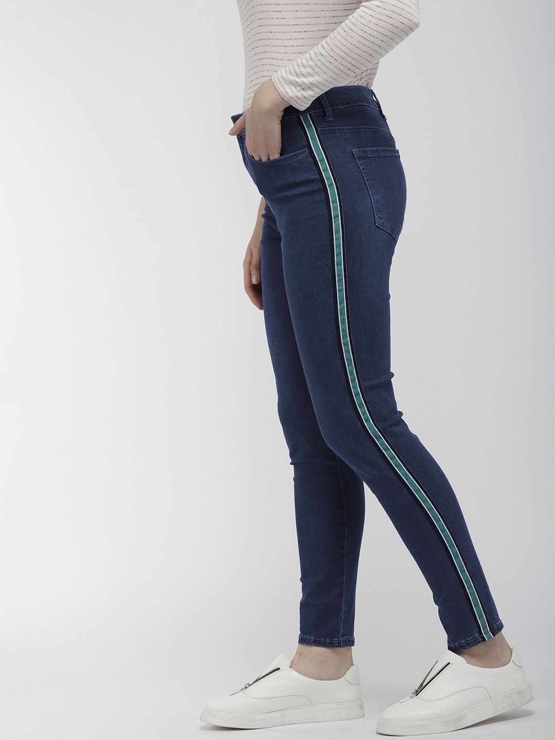 

FOREVER 21 Women Blue Skinny Fit Mid-Rise Clean Look Stretchable Jeans