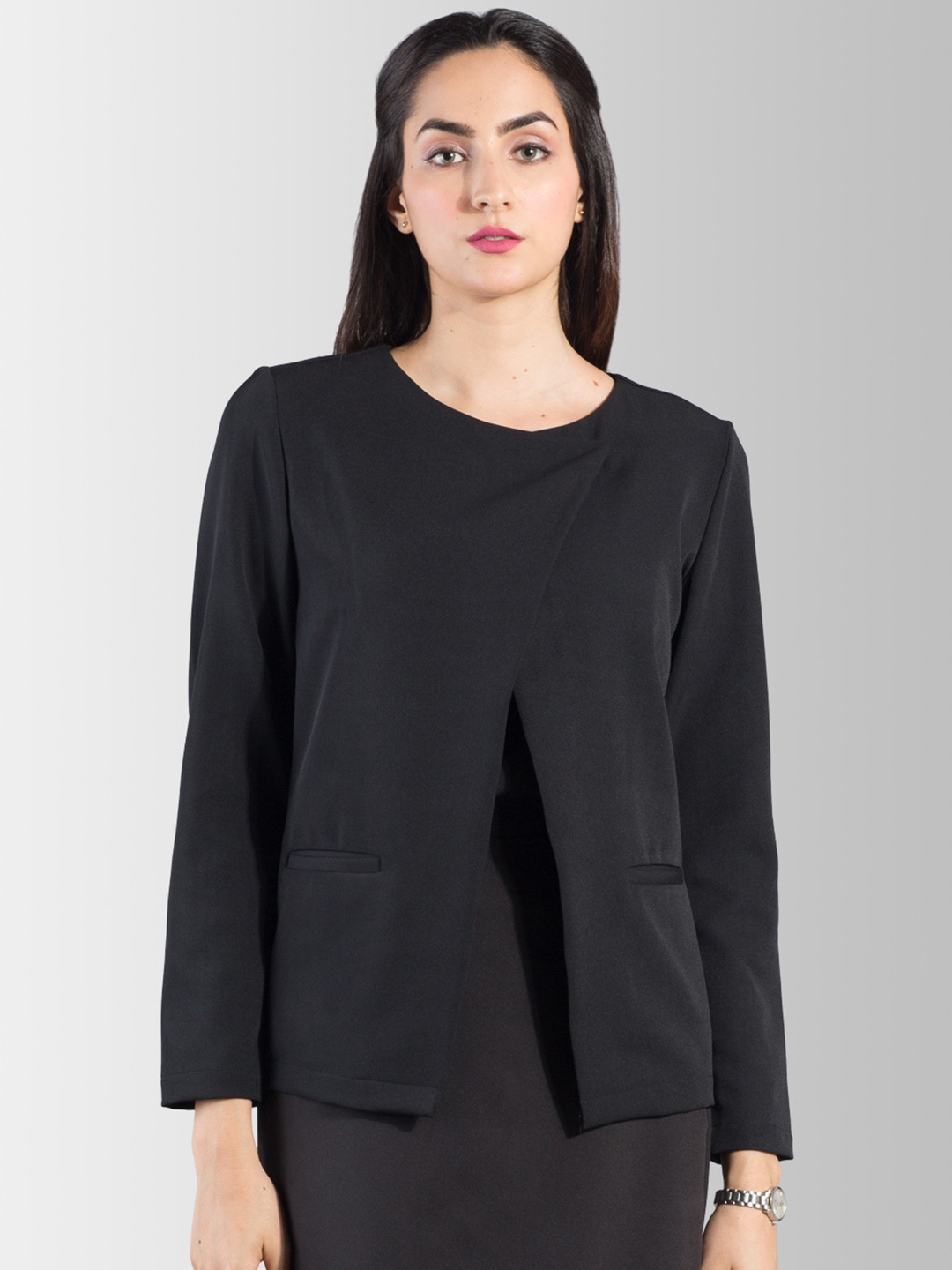 

FableStreet Women Black Solid Asymmetric Closure Tailored Blazer