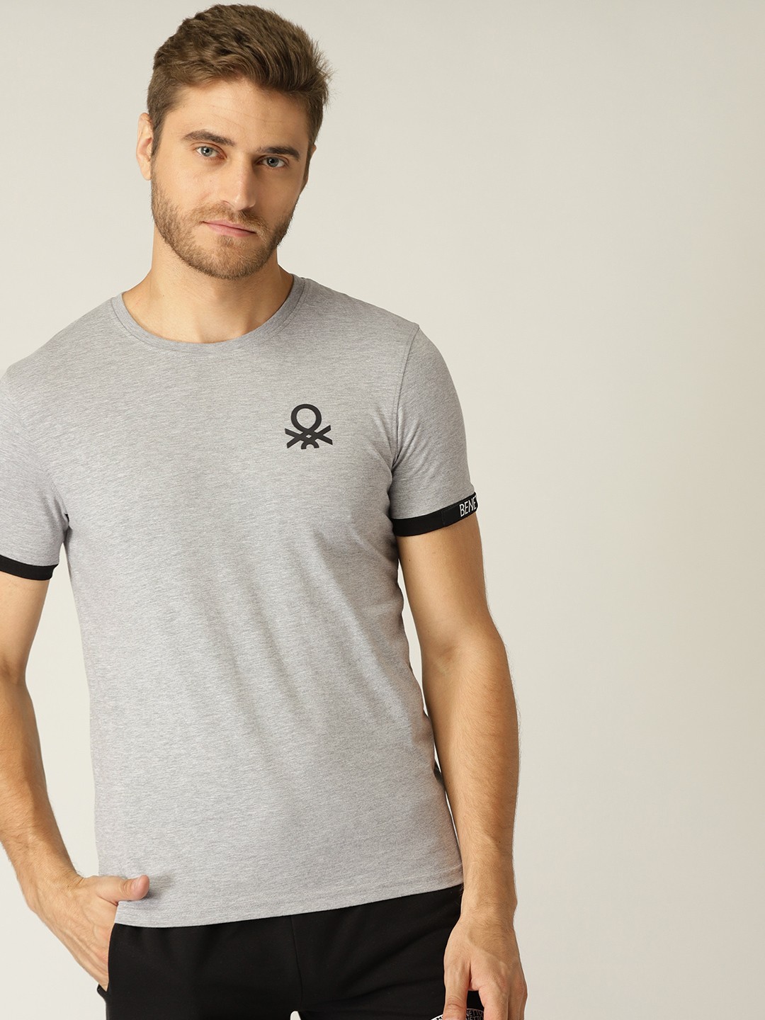 

United Colors of Benetton Men Grey Melange Solid Round Neck T-shirt