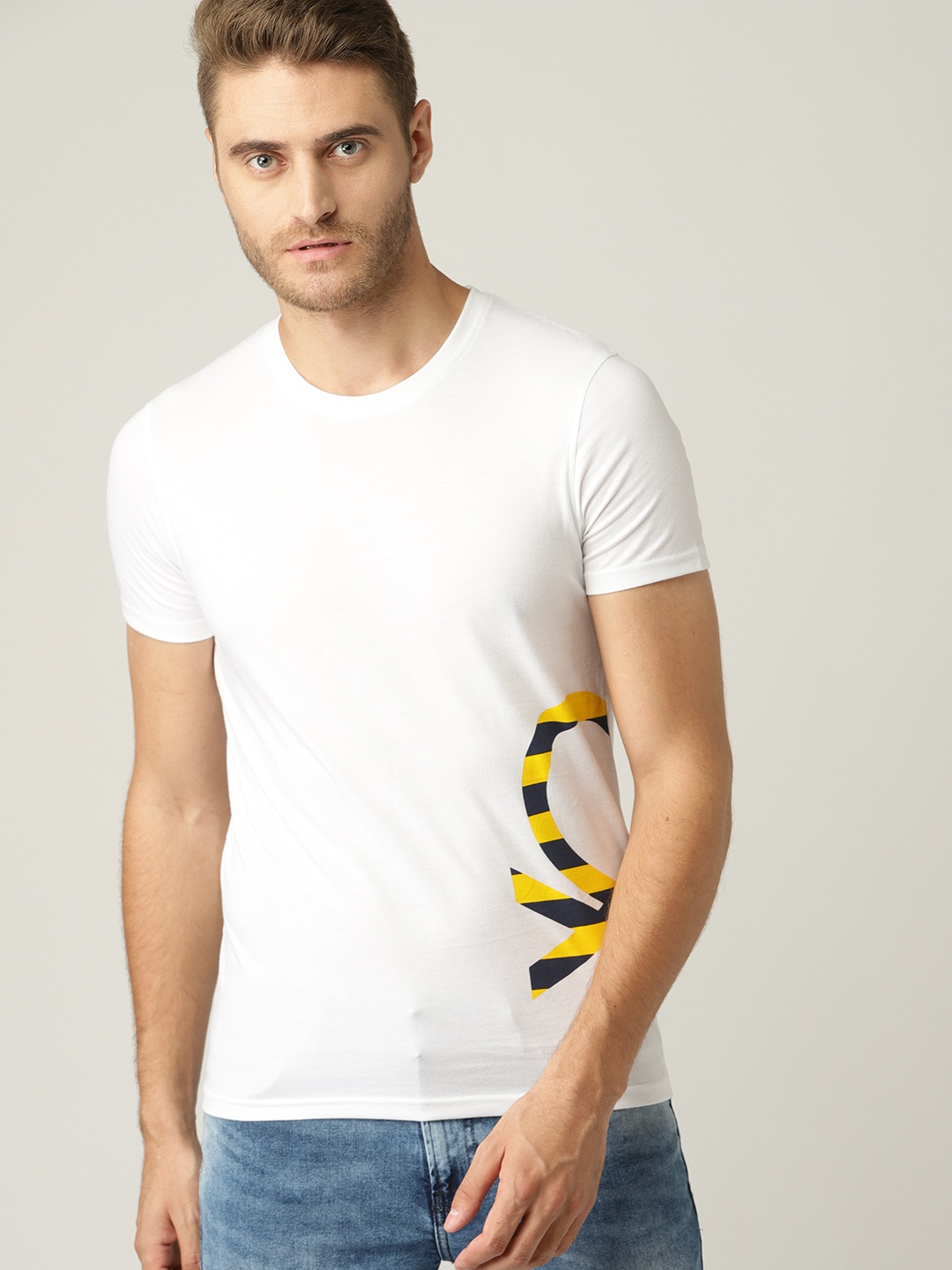 

United Colors of Benetton Men White Printed Round Neck T-shirt