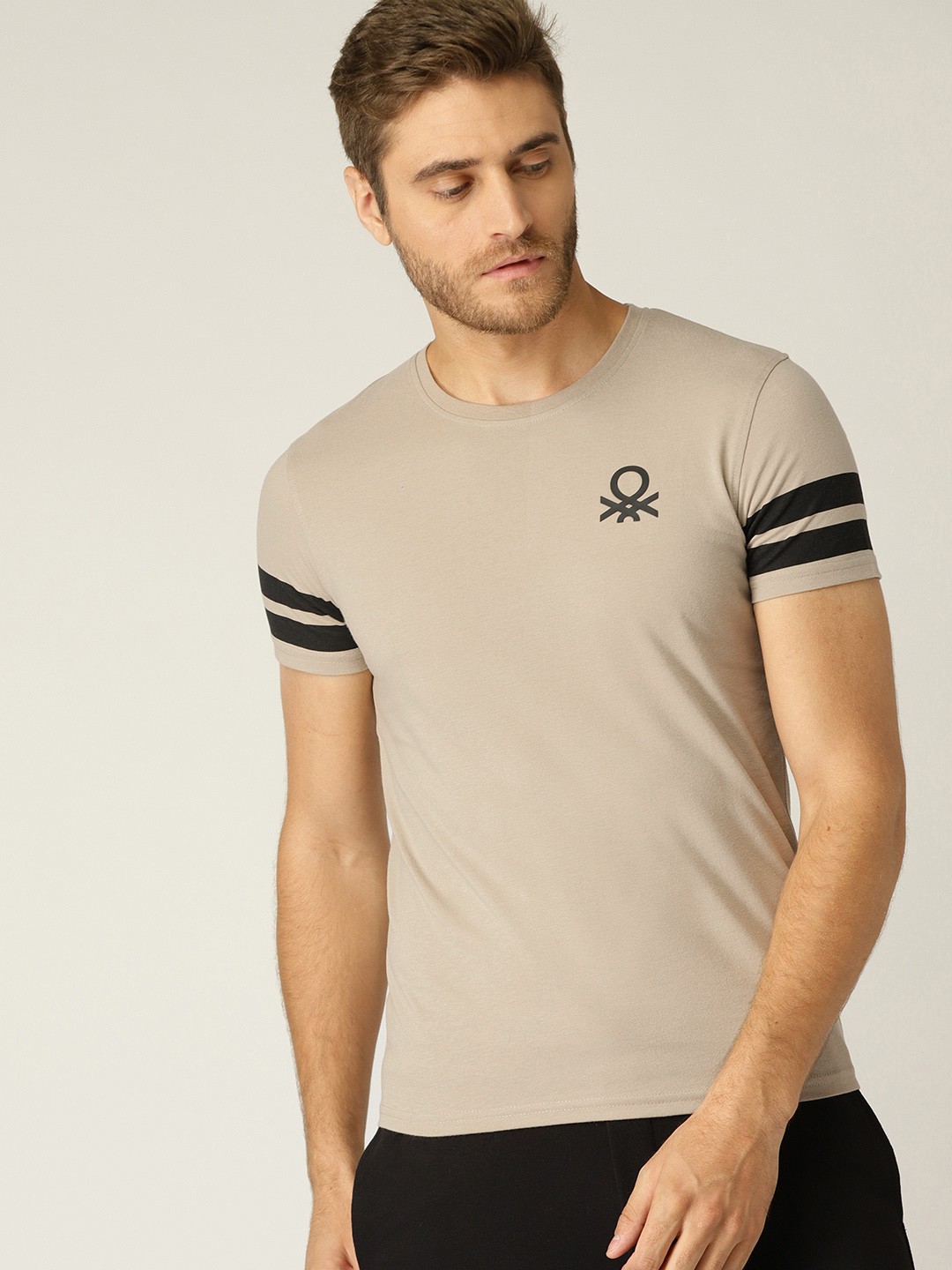 

United Colors of Benetton Men Taupe Solid T-shirt