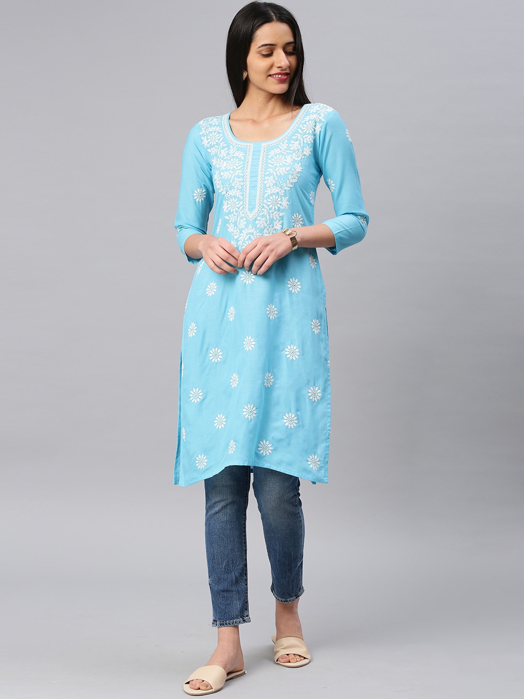 

Saadgi Women Blue & White Embroidered Straight Chikankari Kurta