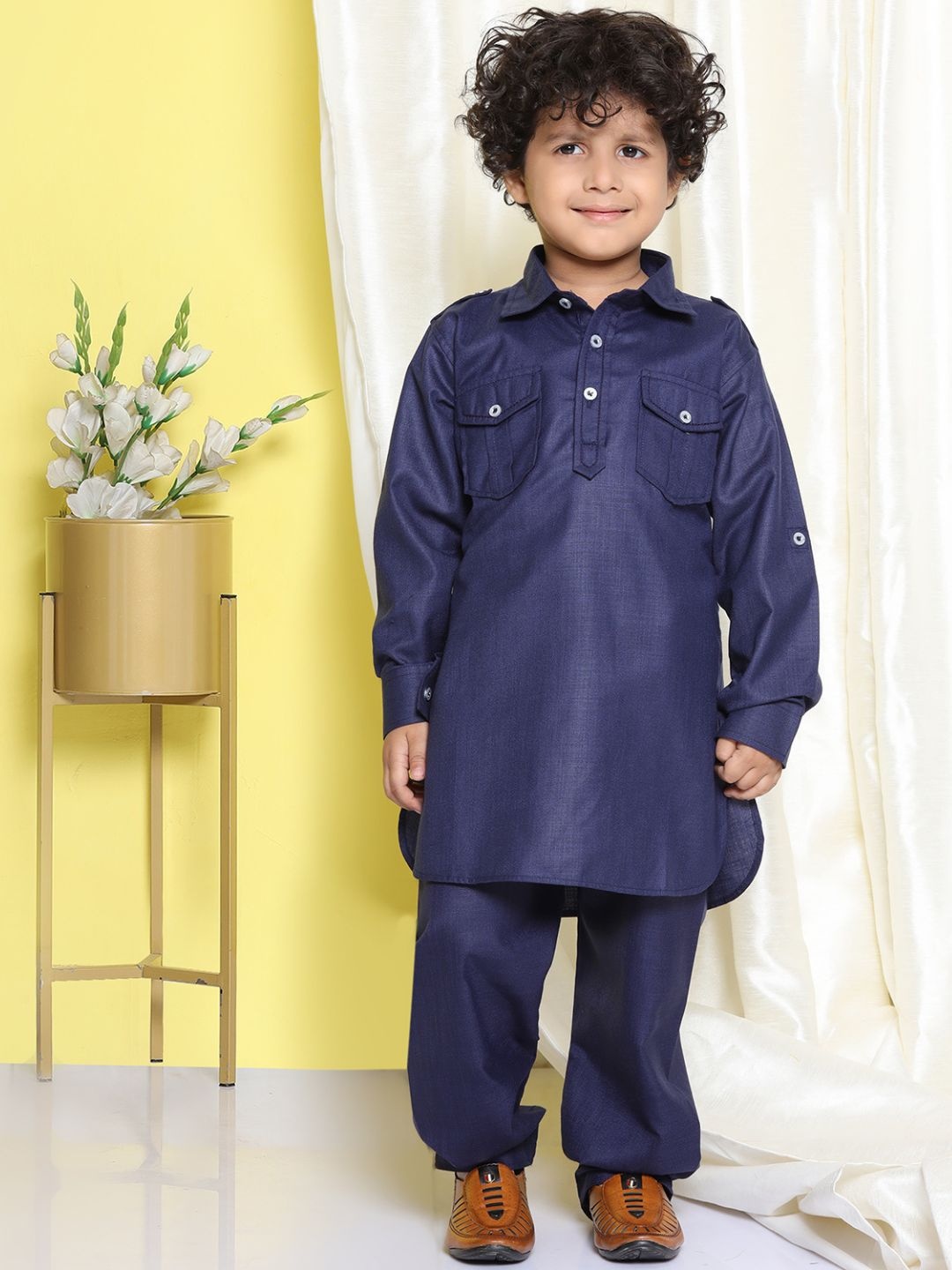 

Aj DEZInES Boys Navy Blue Solid Kurta with Salwar
