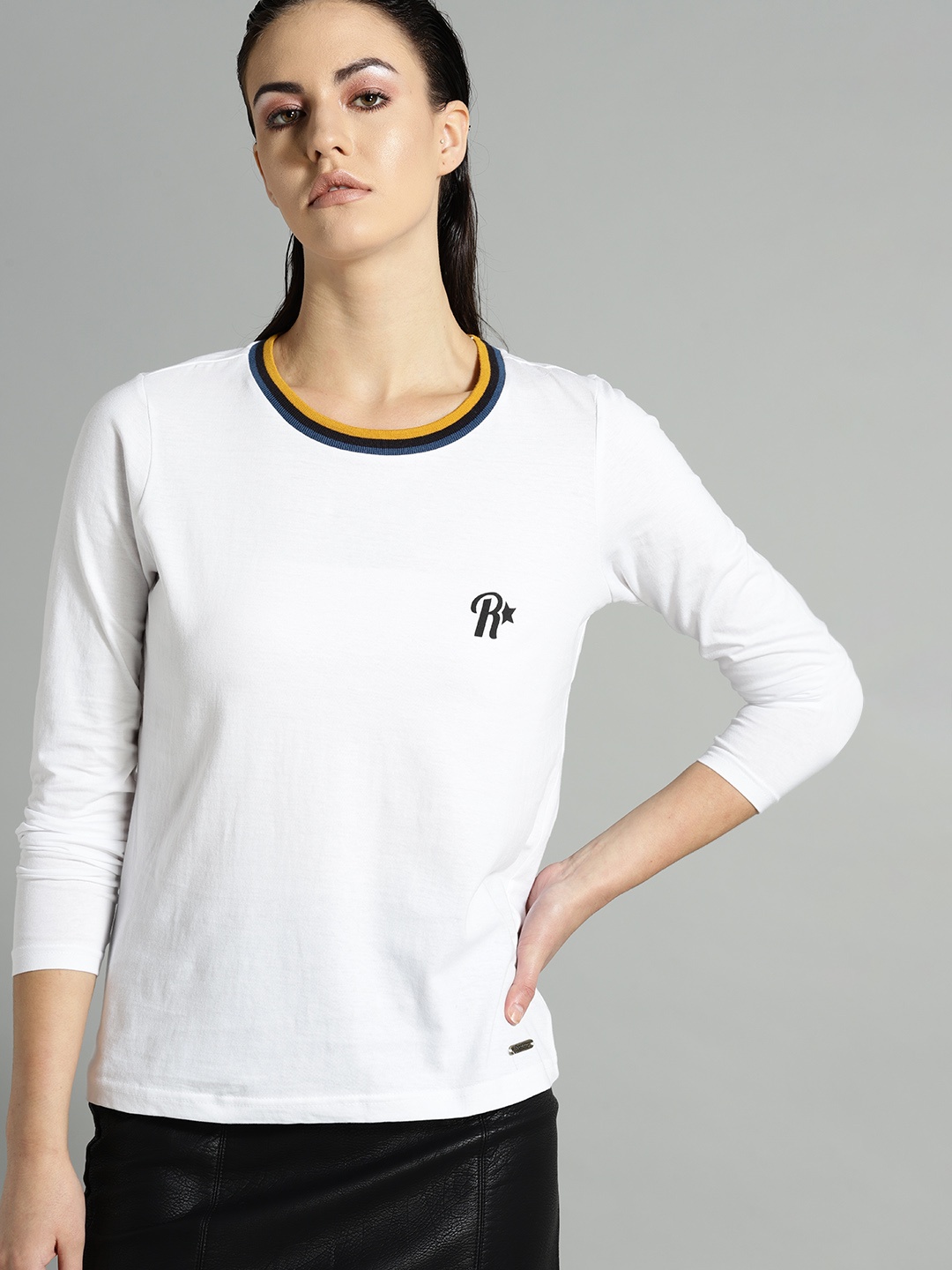 

The Roadster Lifestyle Co Women White Solid Round Neck T-shirt