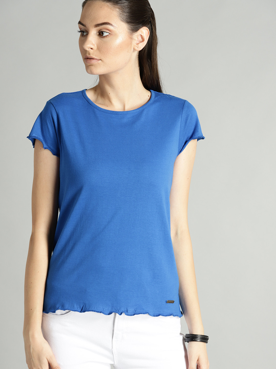 

The Roadster Lifestyle Co Women Blue Solid Round Neck T-shirt