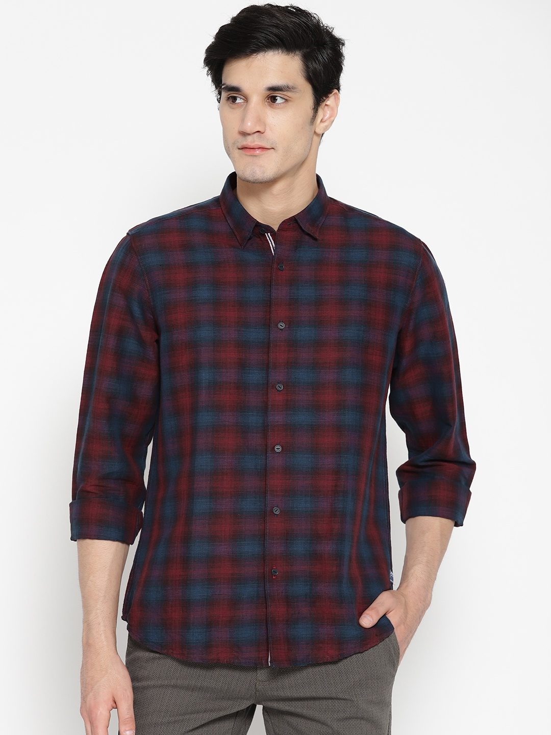 

Blackberrys Men Navy Blue & Red Slim Fit Checked Casual Shirt
