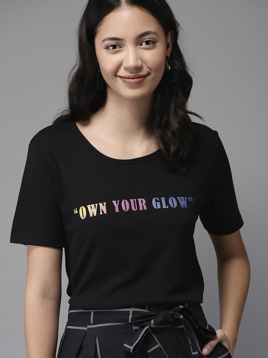 

HERENOW Women Black Solid Round Neck Pure Cotton T-shirt