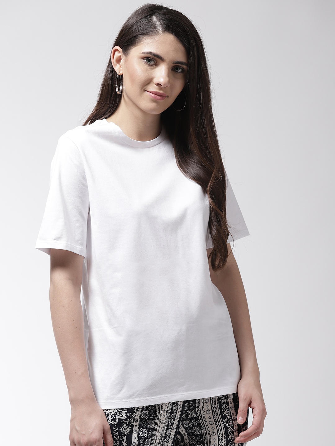 

Marks Spencer Women White Solid Round Neck Pure Cotton T-shirt