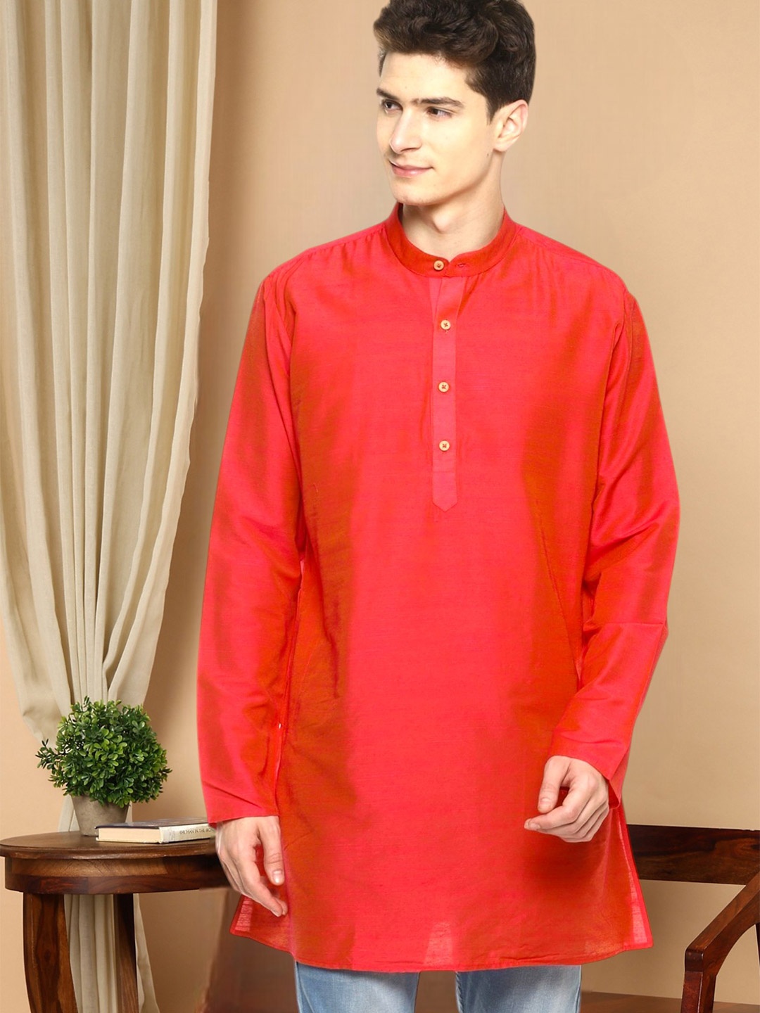 

TATTVA Men Red Solid Straight Kurta