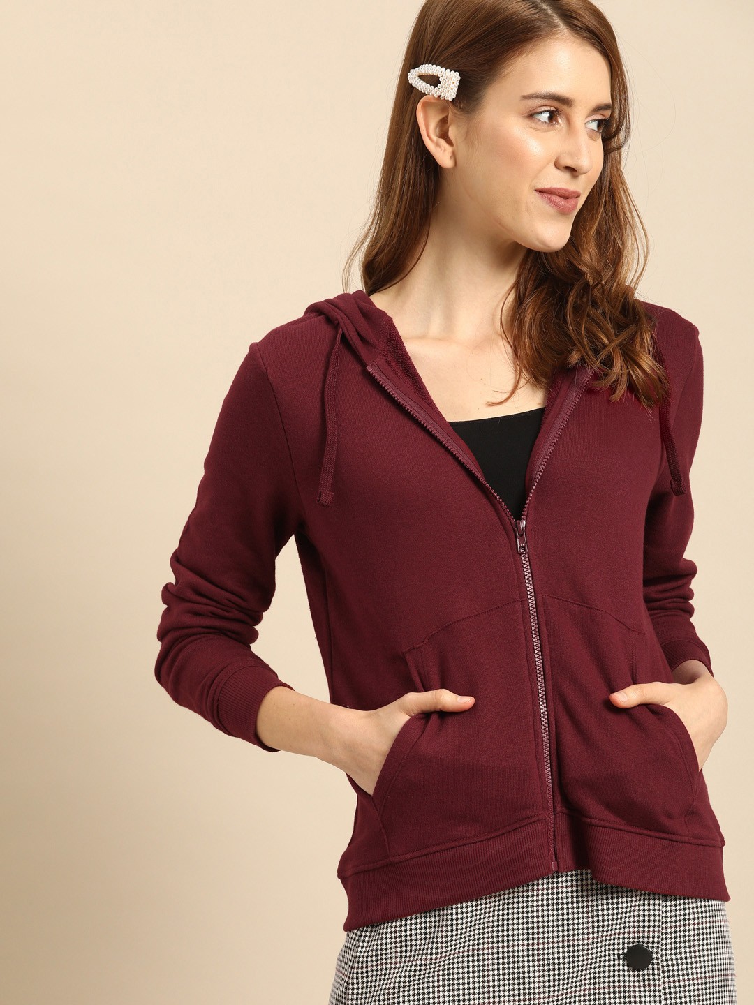 

DressBerry Women Maroon Solid Hooded Sweatshirt