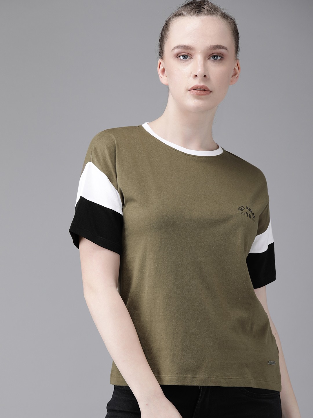 

The Roadster Lifestyle Co Women Olive Green Solid Round Neck Pure Cotton T-shirt