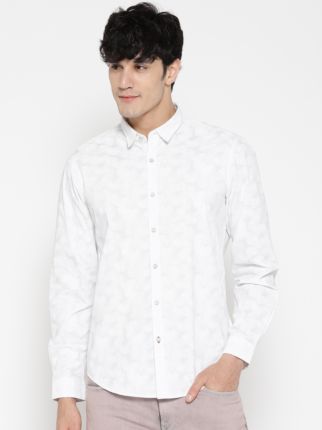 

Blackberrys Men White Slim Fit Printed Casual Shirt