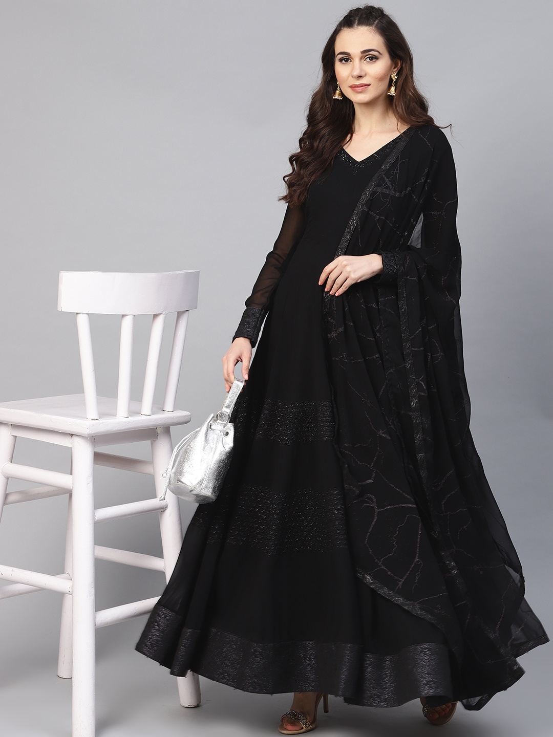 

Inddus Women Black Solid Anarkali Kurta with Dupatta