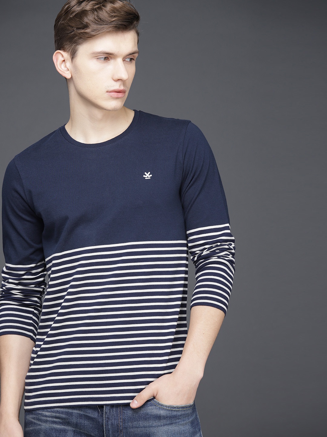 

WROGN Men Navy Blue Off-White Striped Round Neck Pure Cotton T-shirt