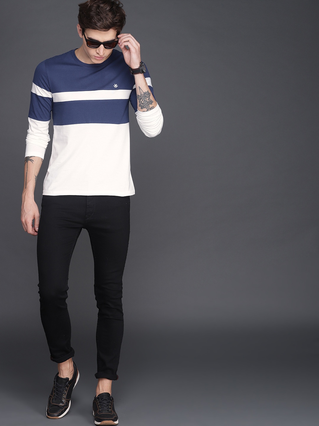 

WROGN Men Navy Blue White Slim Fit Colourblocked Round Neck Pure Cotton T-shirt