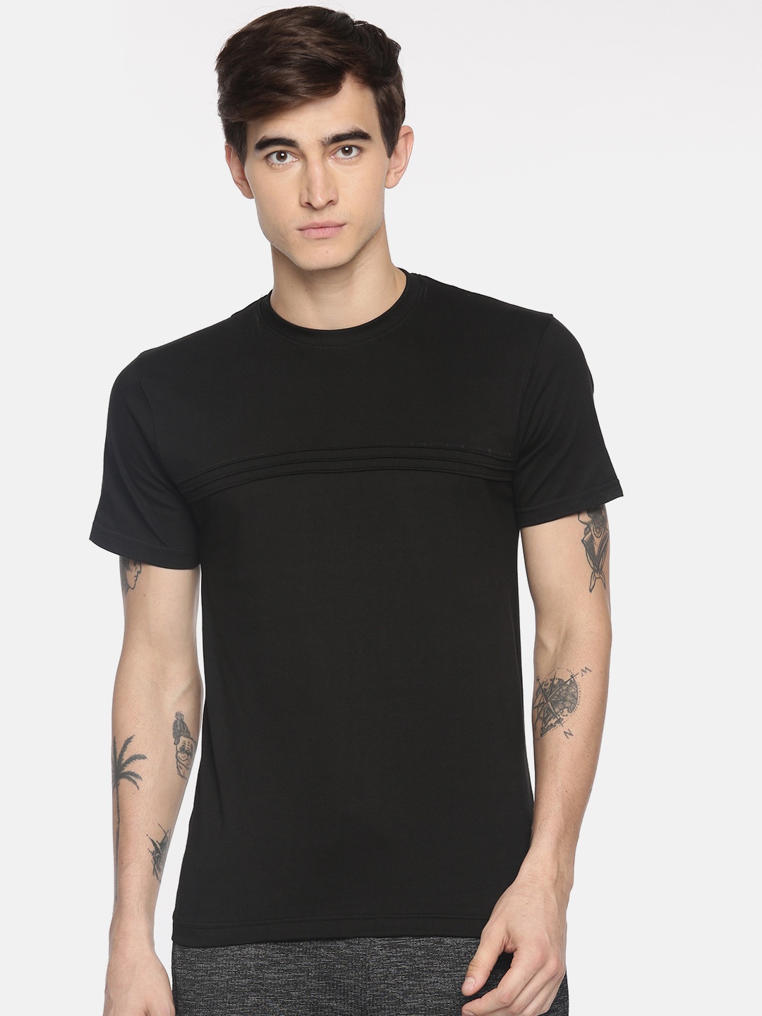 

ARISE Men Black Solid Round Neck Pure Cotton T-shirt