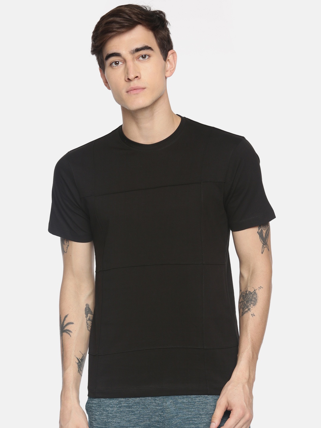 

ARISE Men Black Solid Round Neck Pure Cotton T-shirt