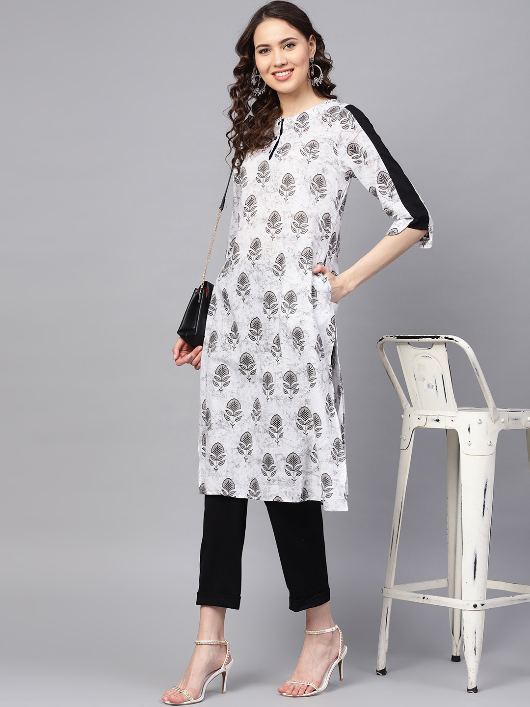 

RARE ROOTS Women Off-White & Grey Printed Straight Kurta