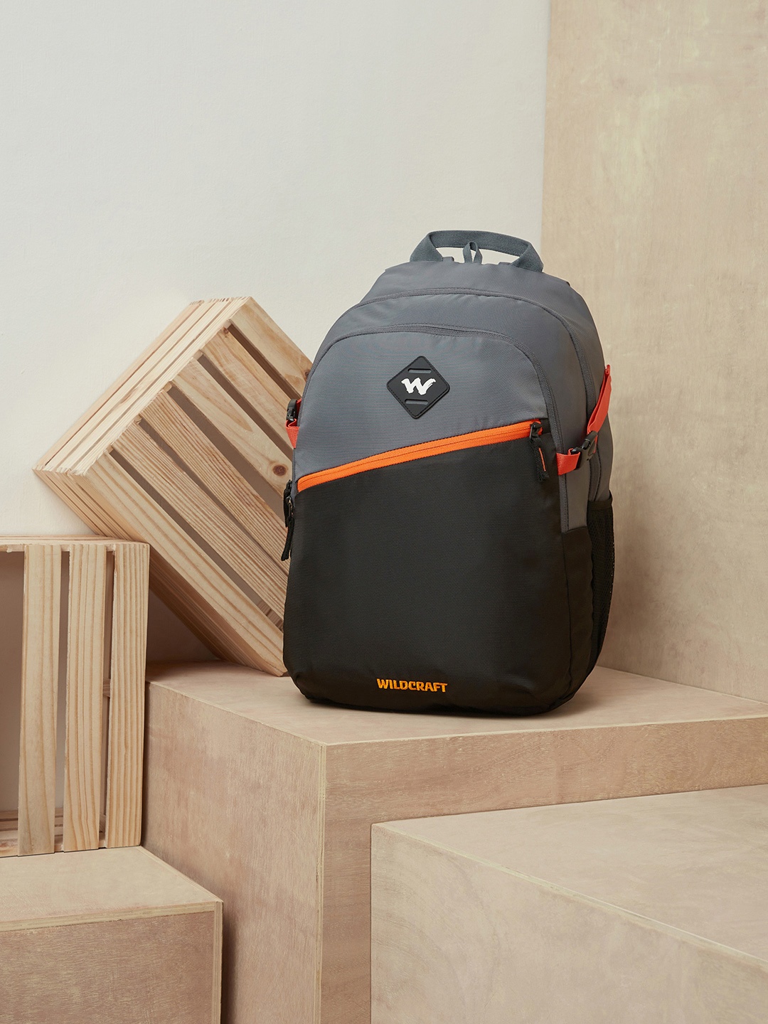 

Wildcraft Unisex Grey & Black Colourblocked Laptop Backpack