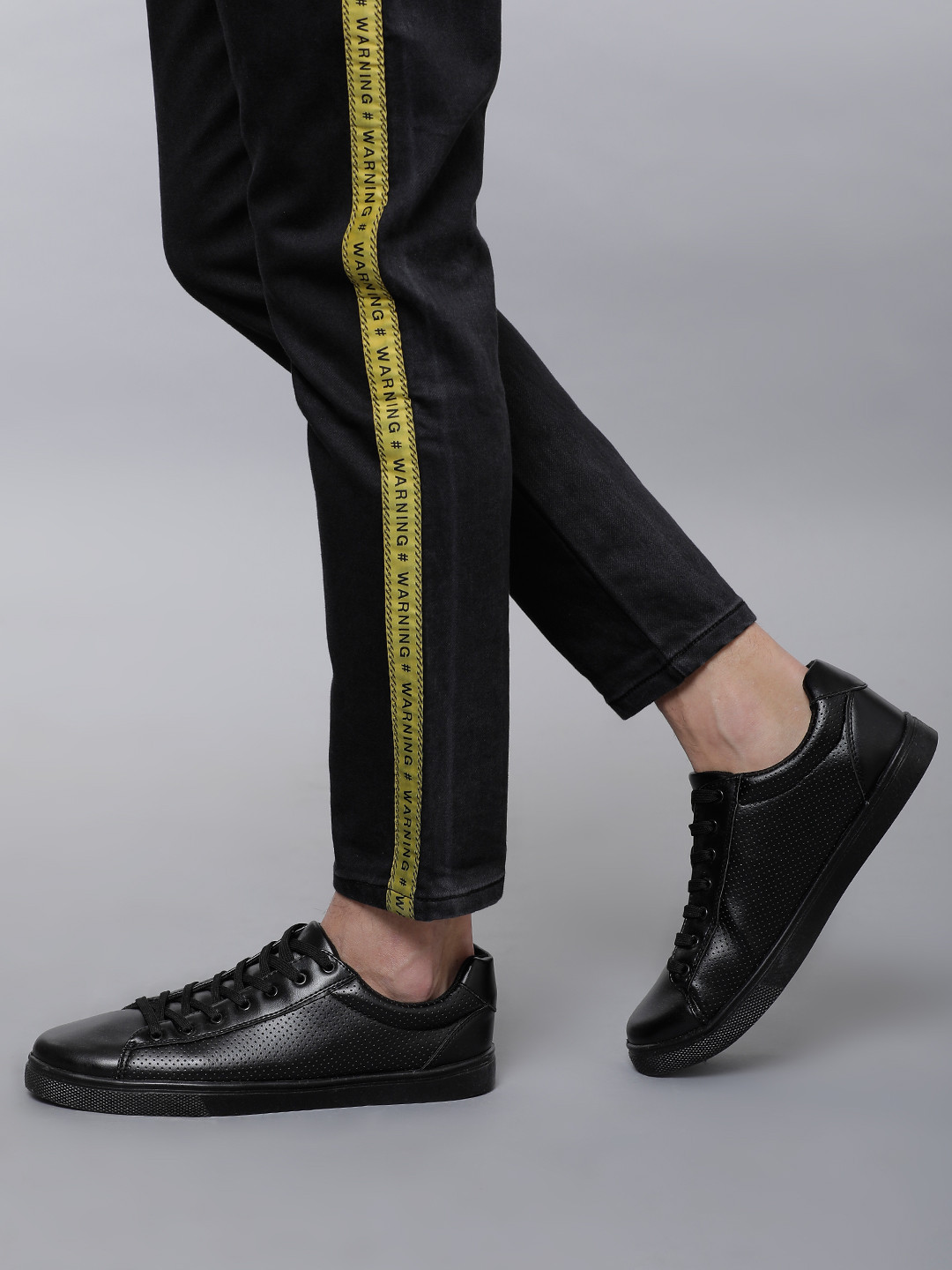

LOCOMOTIVE Men Black Sneakers