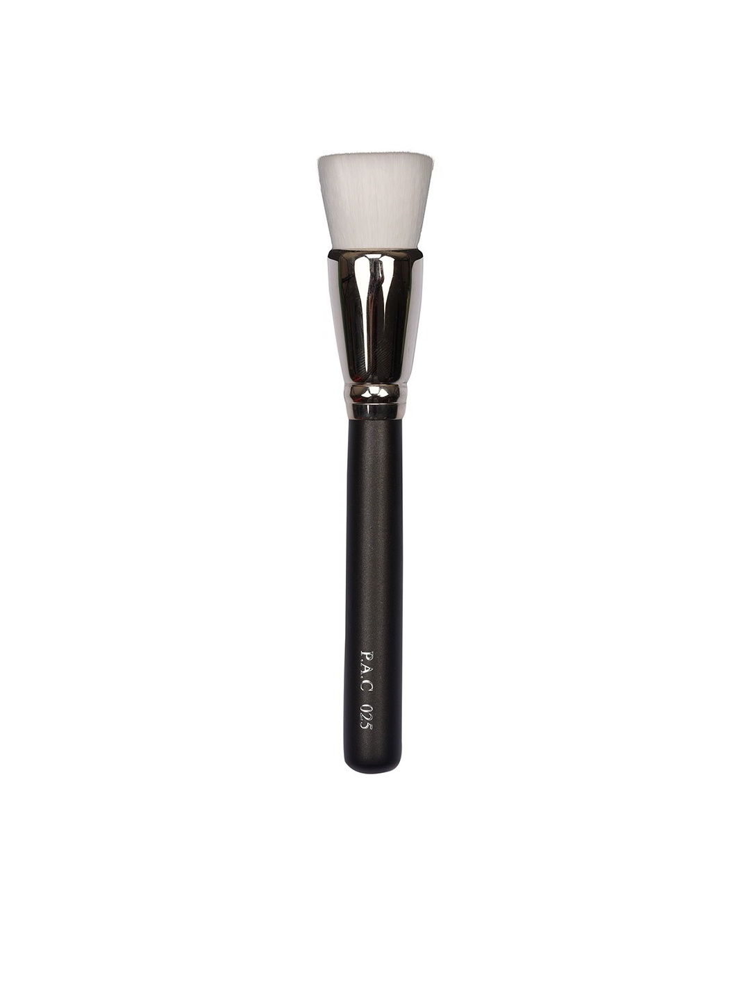 

PAC Black & White Foundation Brush - 025