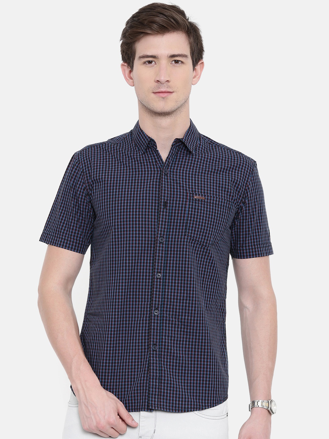 

Wrangler Men Blue & Black Slim Fit Checked Casual Shirt