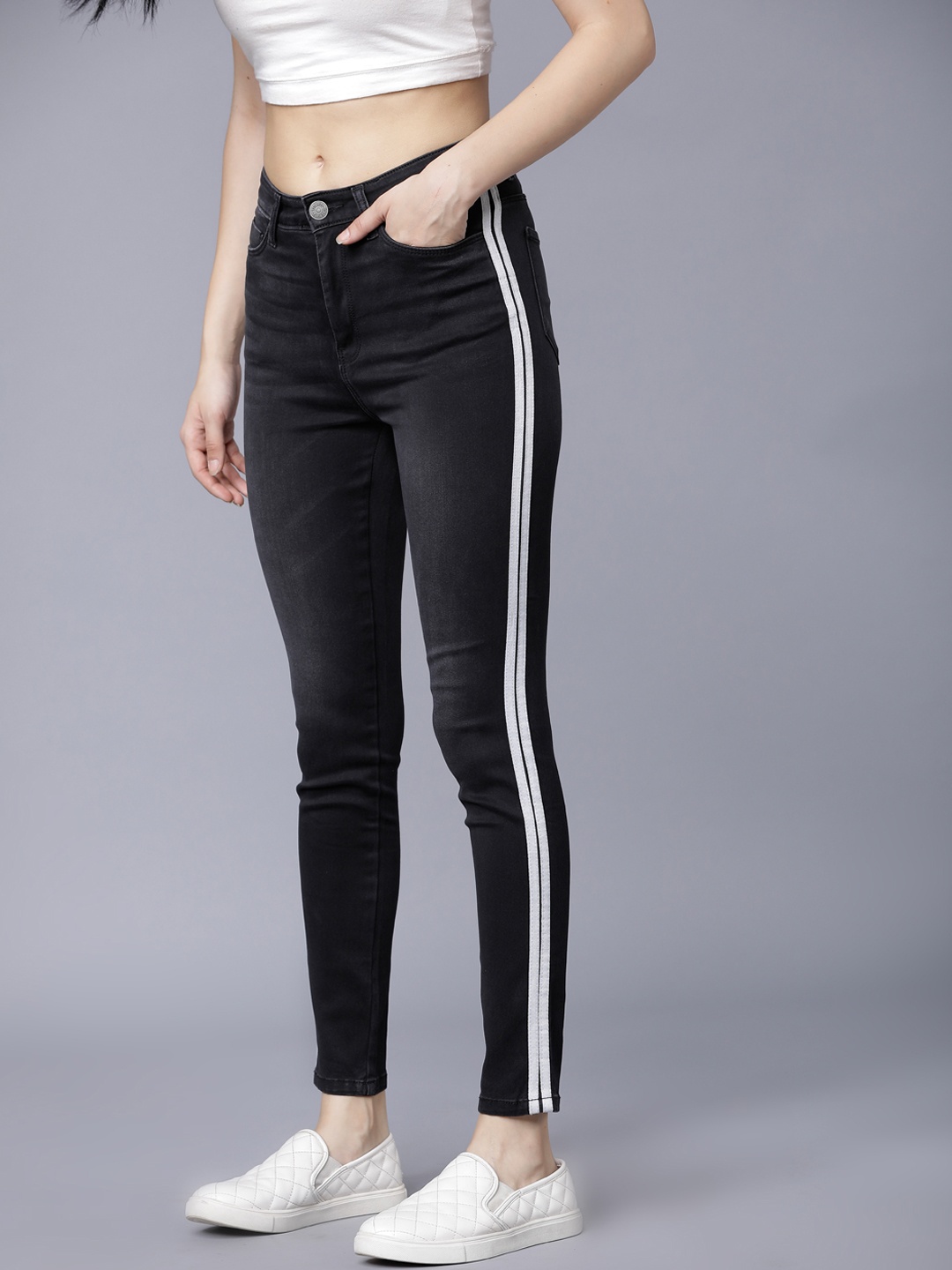

Tokyo Talkies Women Black Super Skinny Fit Mid-Rise Clean Look Stretchable Jeans