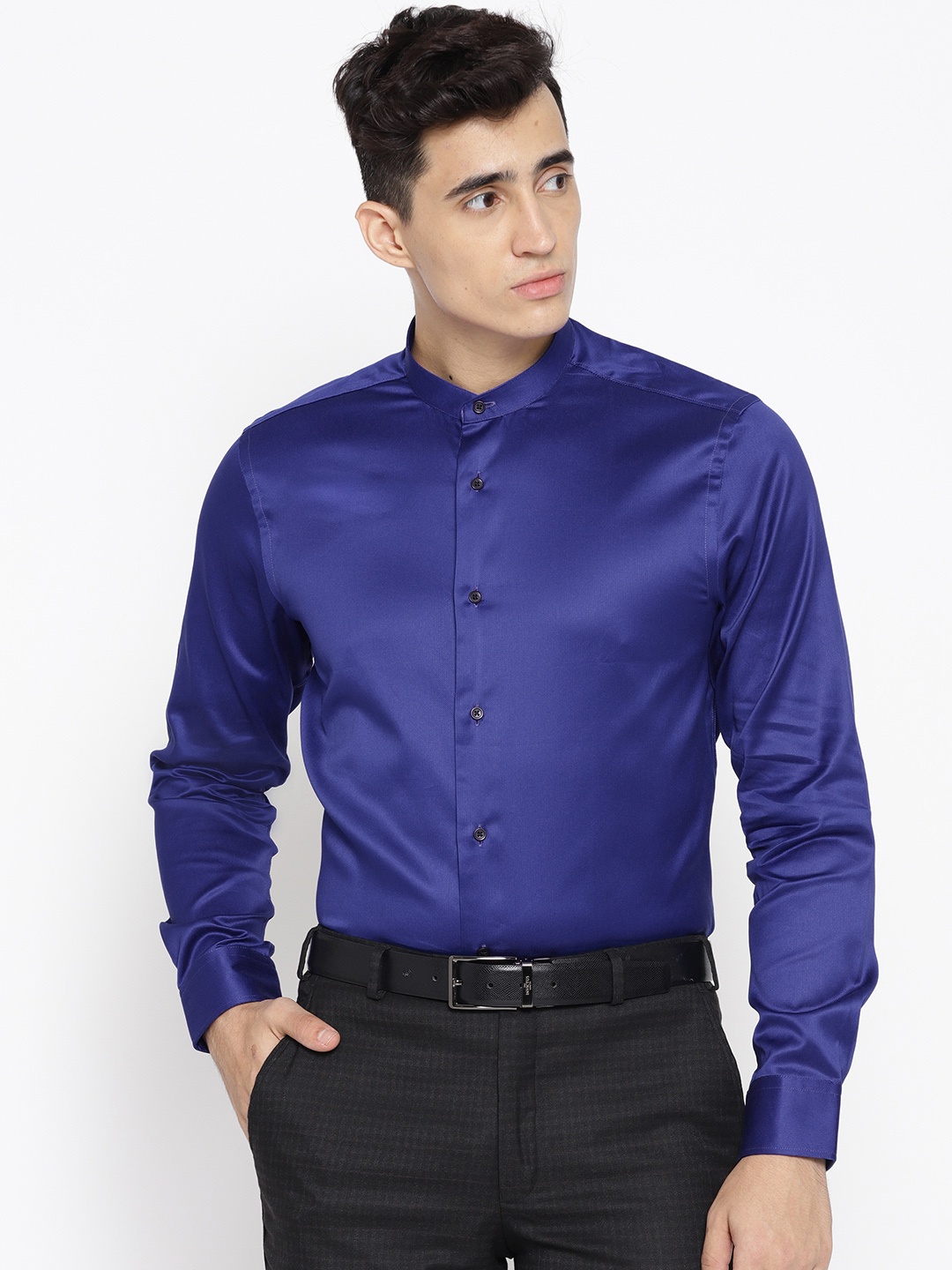 

Blackberrys Men Blue Slim Fit Solid Party Shirt With Dual Tone