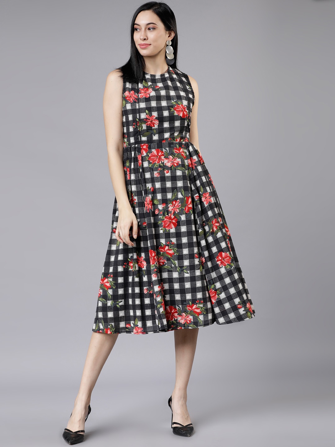 

Tokyo Talkies Women Black & White Checked Floral Printed Fit and Flare Dress