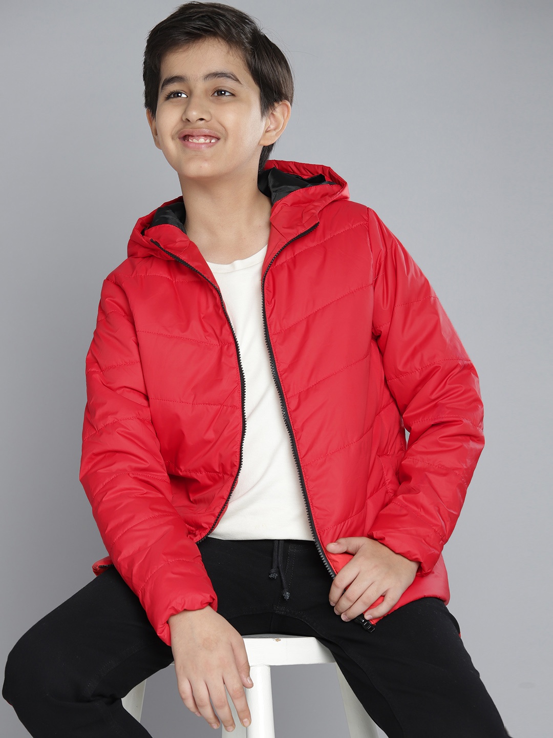 

YK Boys Red Solid Hooded Puffer Jacket